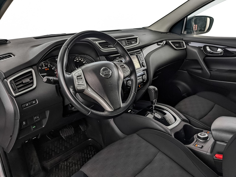 Nissan Qashqai Серебряный, 2017, 62 648 км