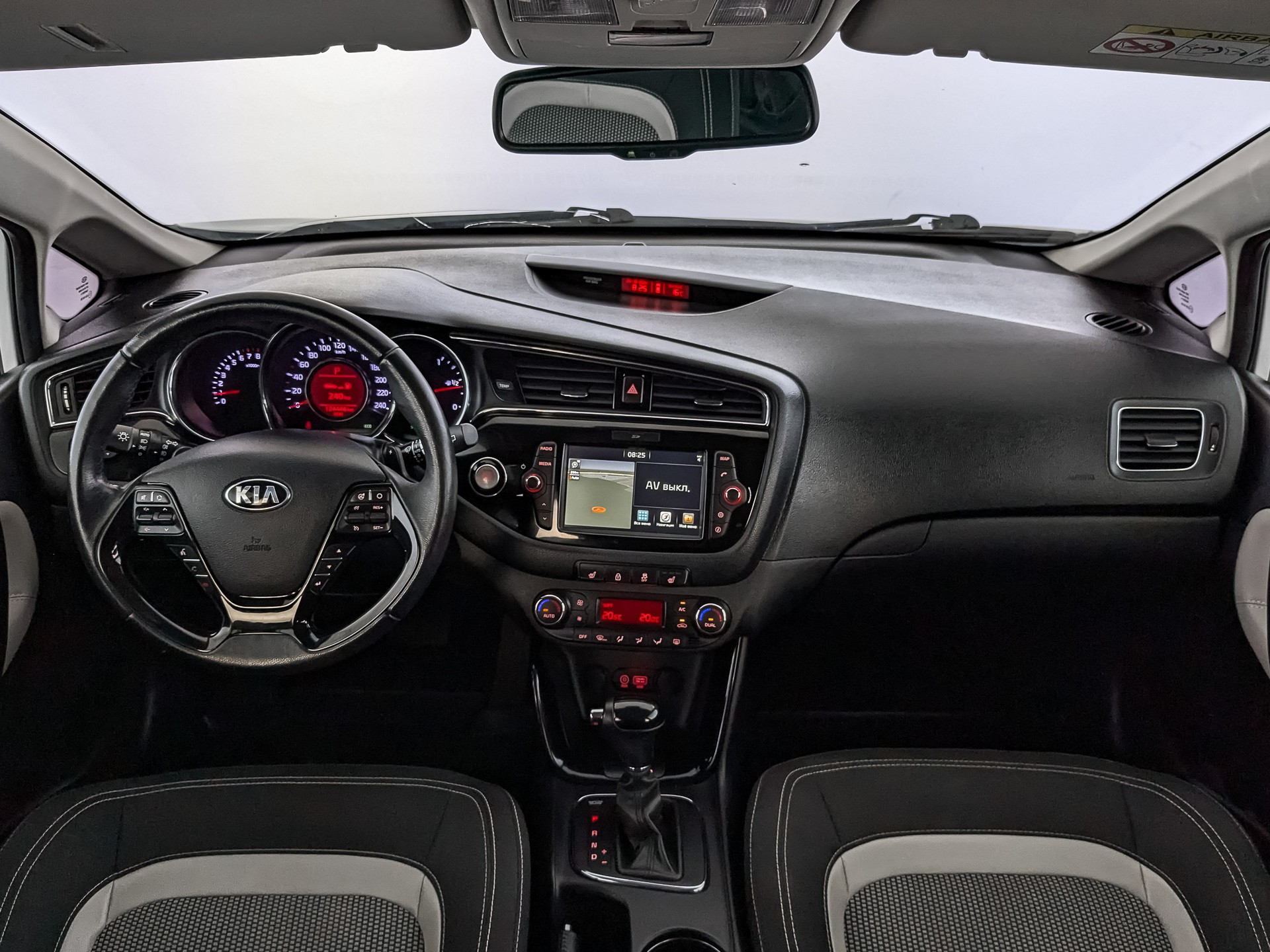 Kia Ceed Белый, 2018, 124 445 км