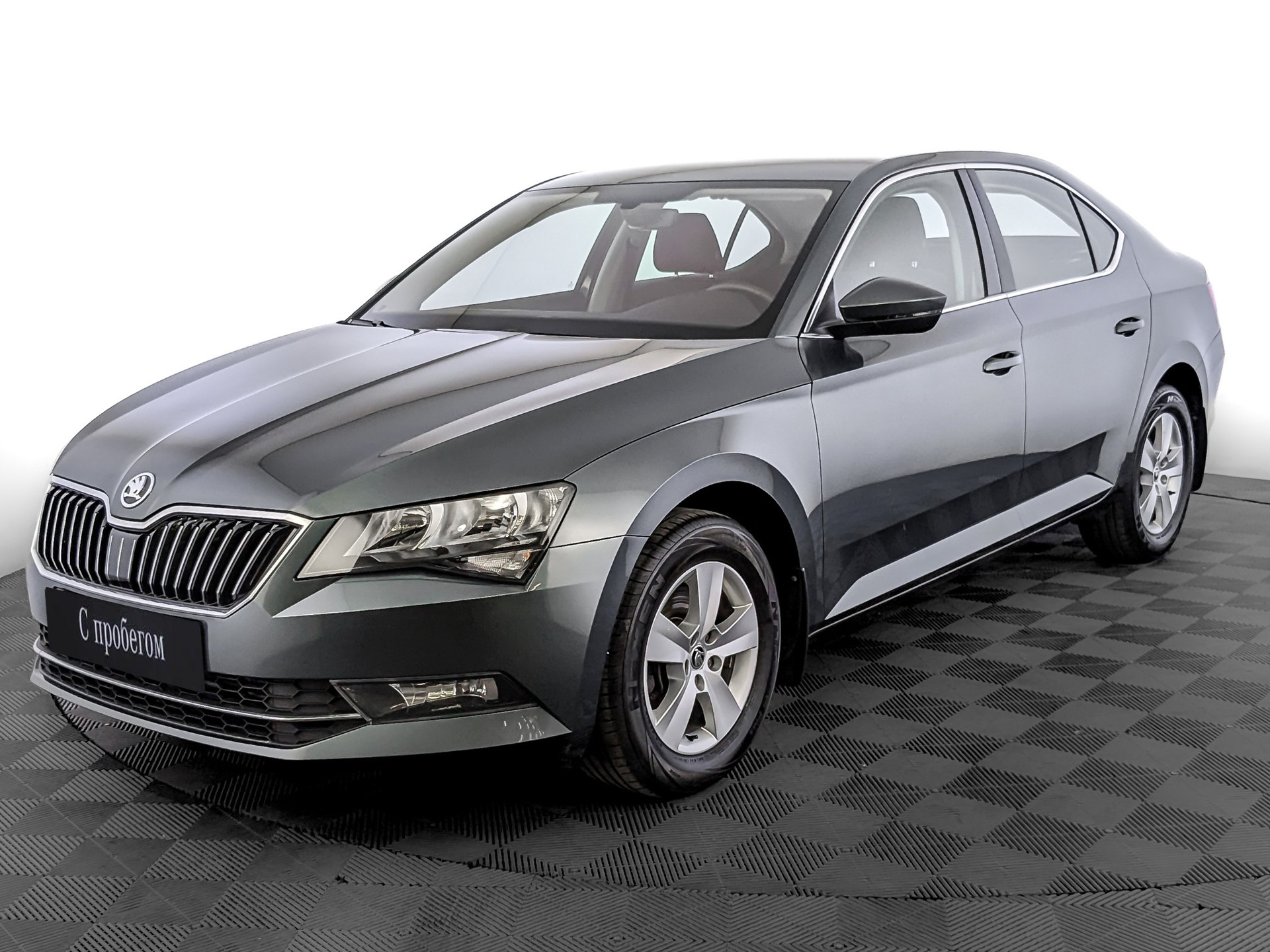 Skoda Superb серый, 2019, 44 827 км