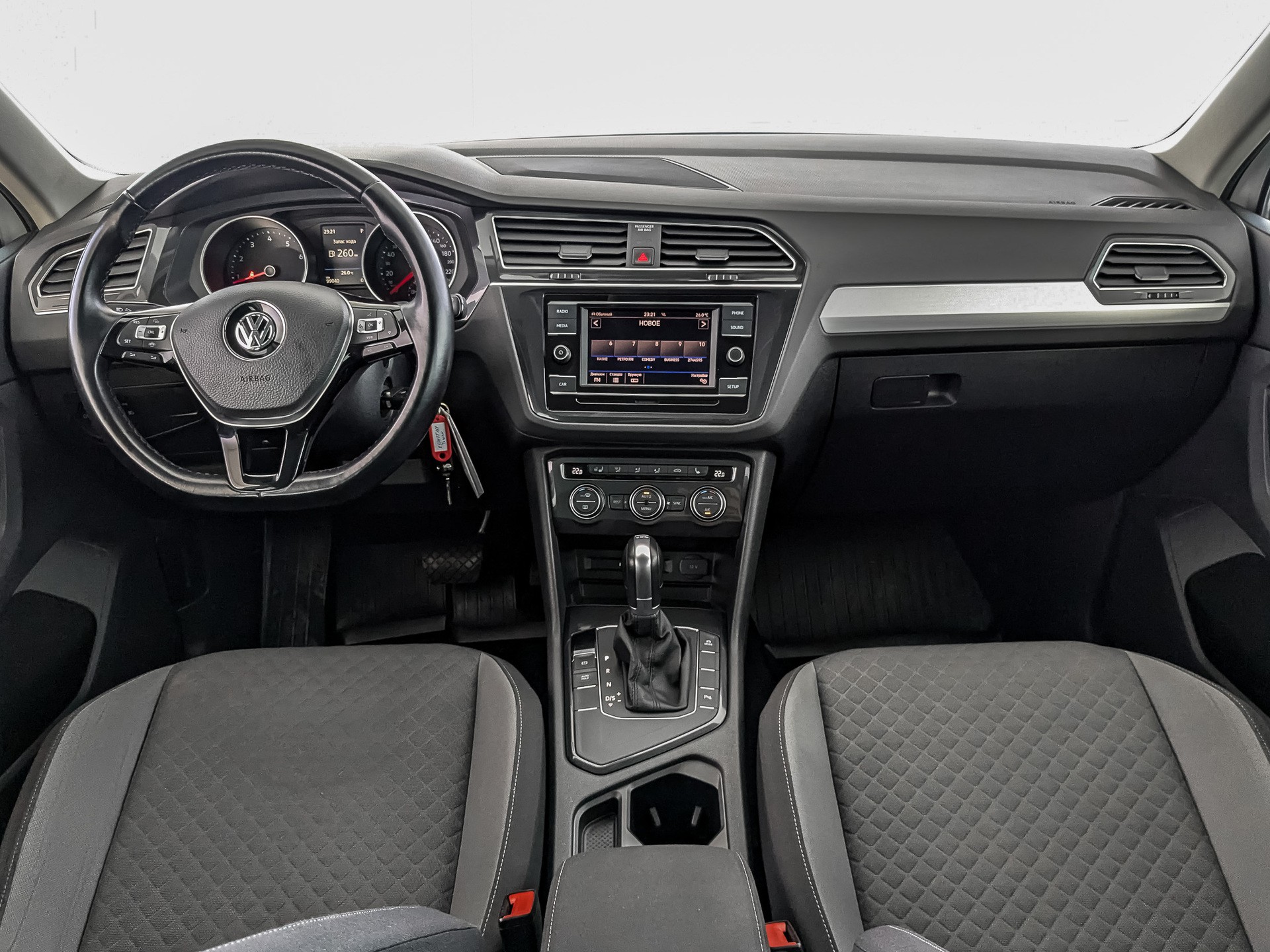 Volkswagen Tiguan Белый, 2018, 99 038 км