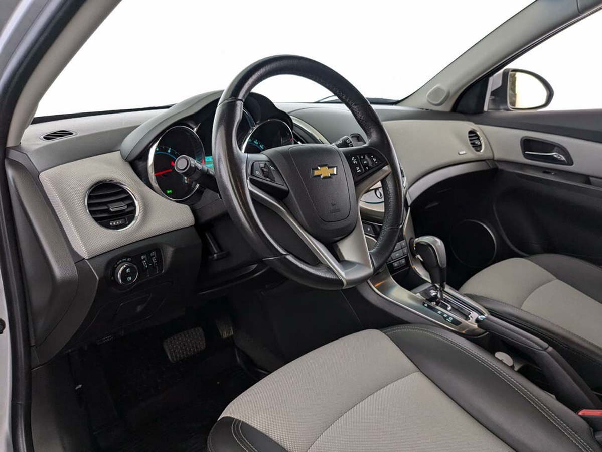 Chevrolet Cruze Серебряный, 2014, 141 445 км