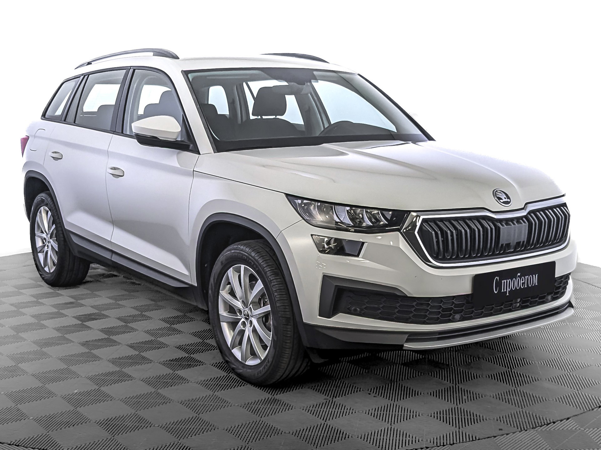 Skoda Kodiaq Белый, 2022, 49 000 км