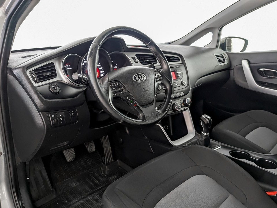 Kia Ceed Бежевый, 2016, 185 309 км