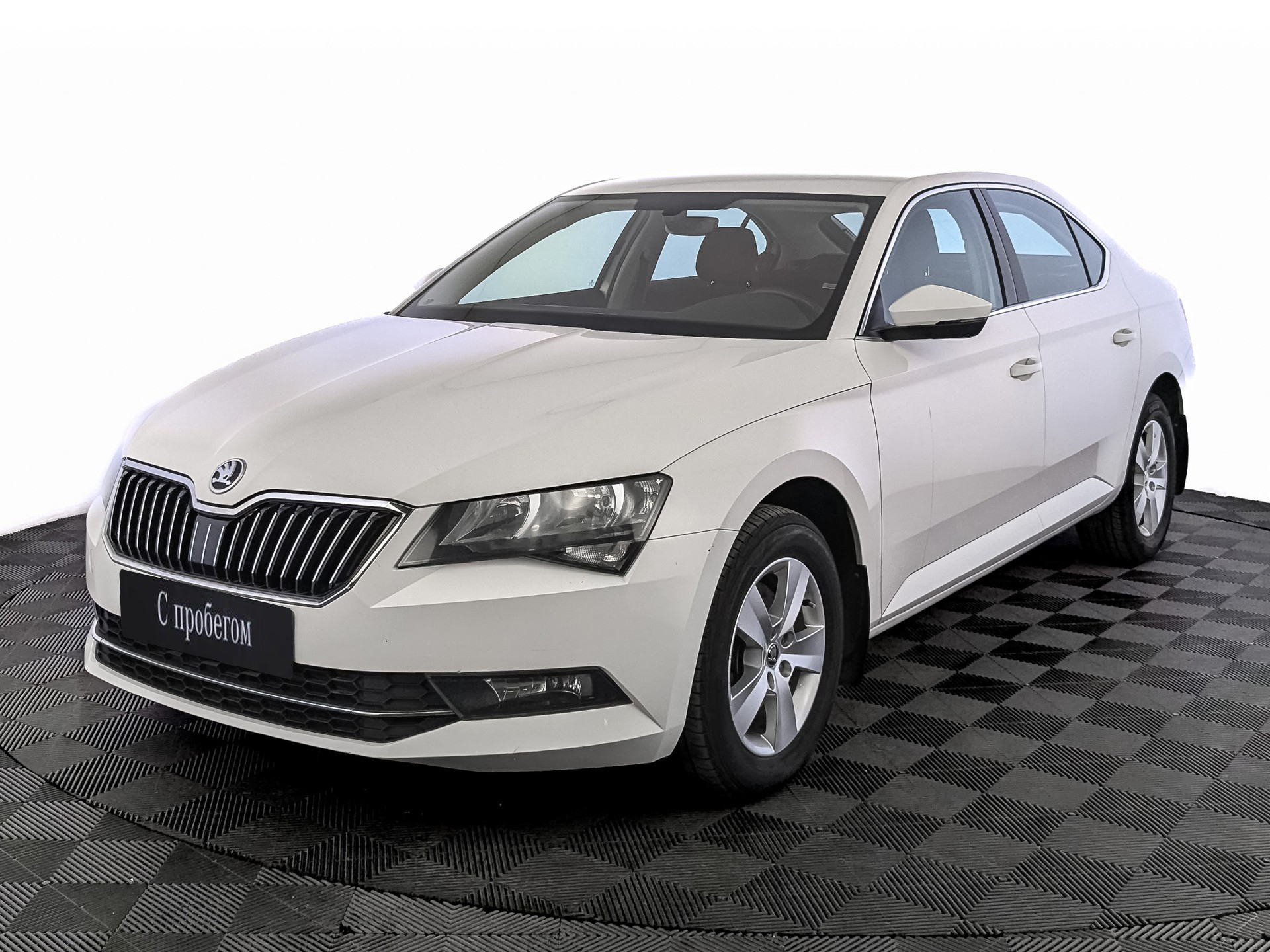 Skoda Superb белый, 2019, 59 160 км