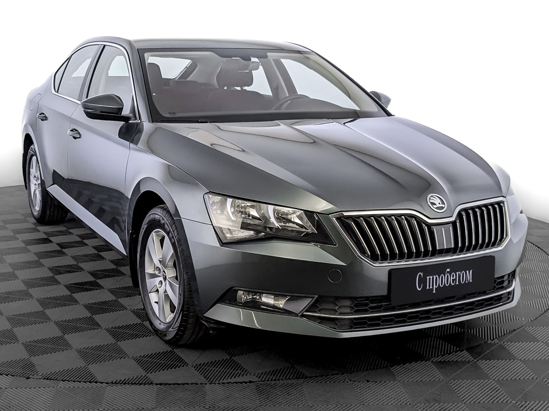 Skoda Superb серый, 2019, 44 827 км