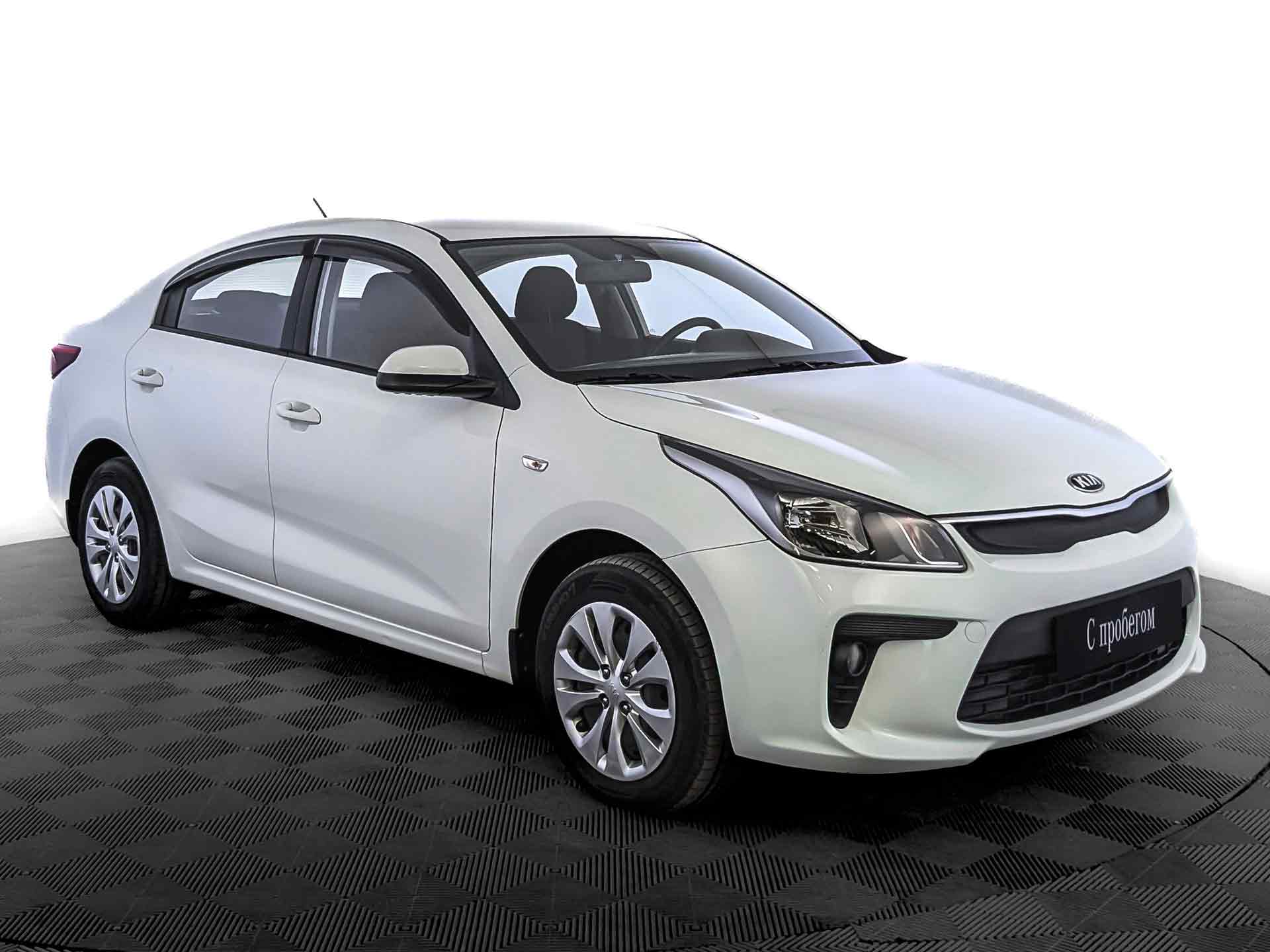 Kia Rio Белый, 2018, 58 954 км