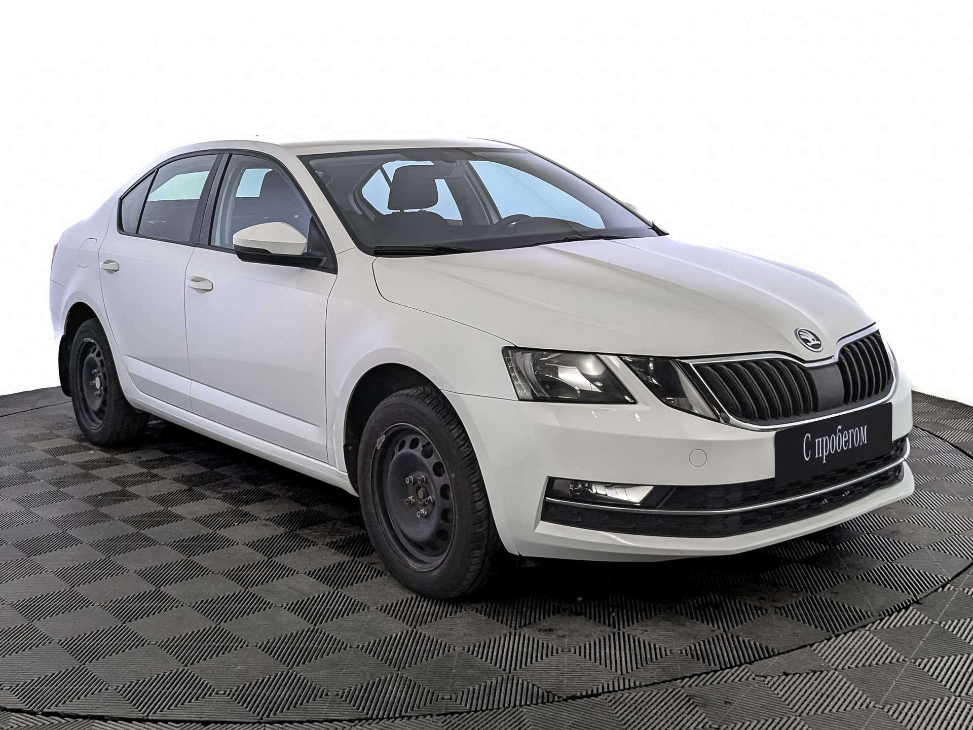 Skoda Octavia Белый, 2017, 104 911 км