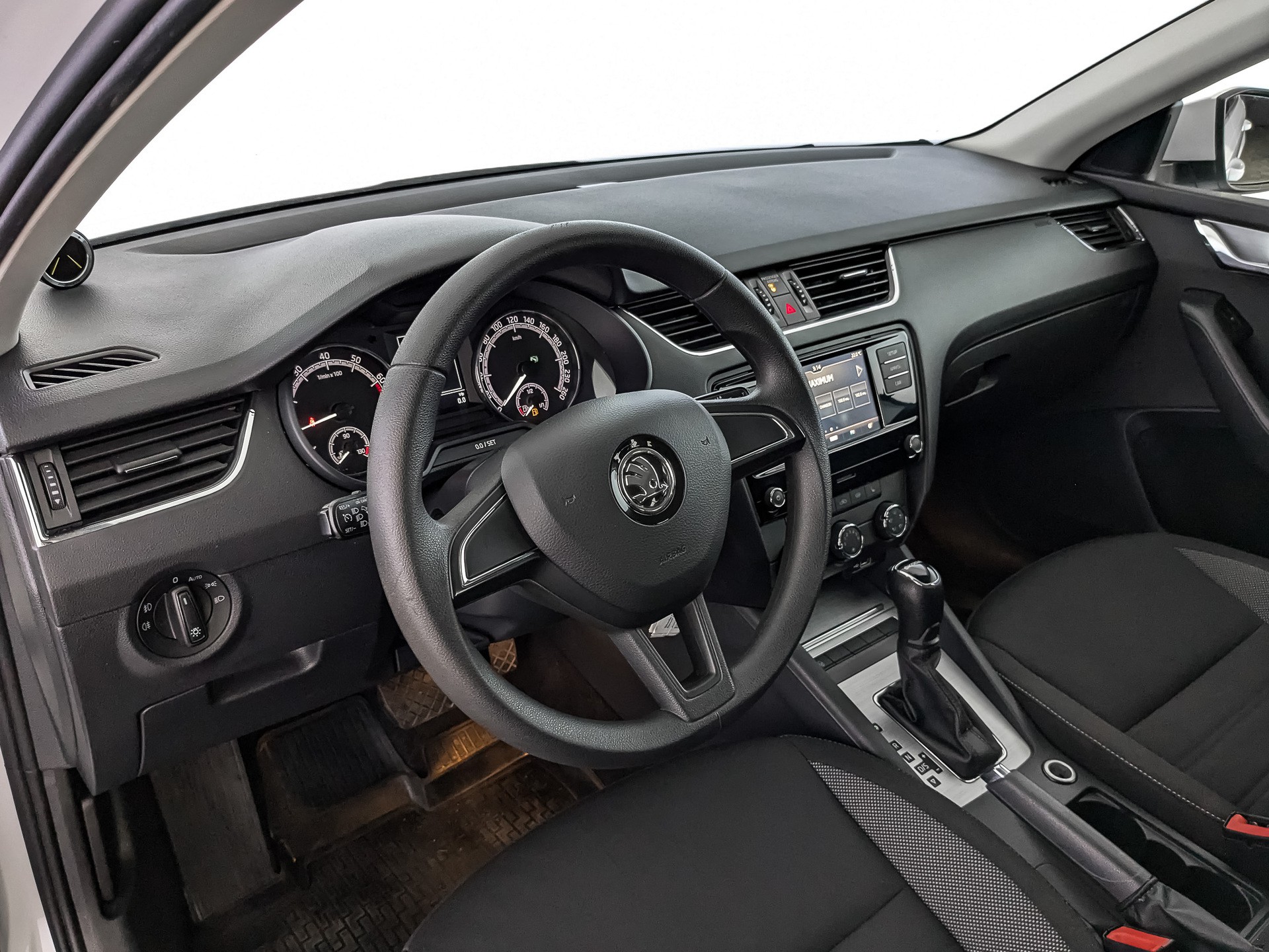 Skoda Octavia Белый, 2019, 103 919 км