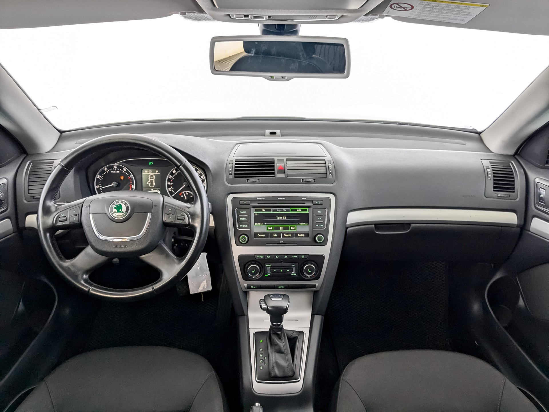 Skoda Octavia Белый, 2012, 130 841 км