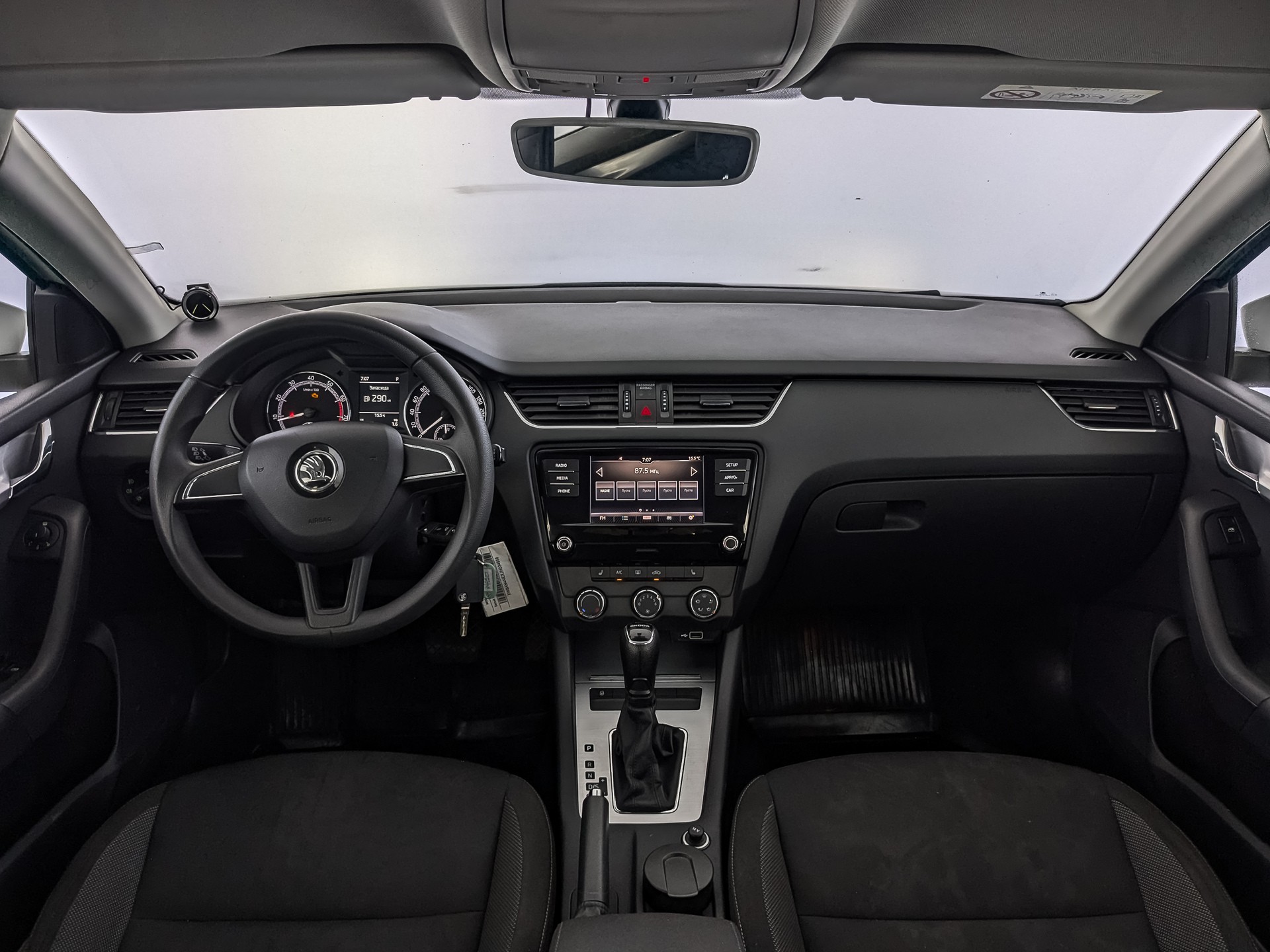 Skoda Octavia Белый, 2018, 134 612 км