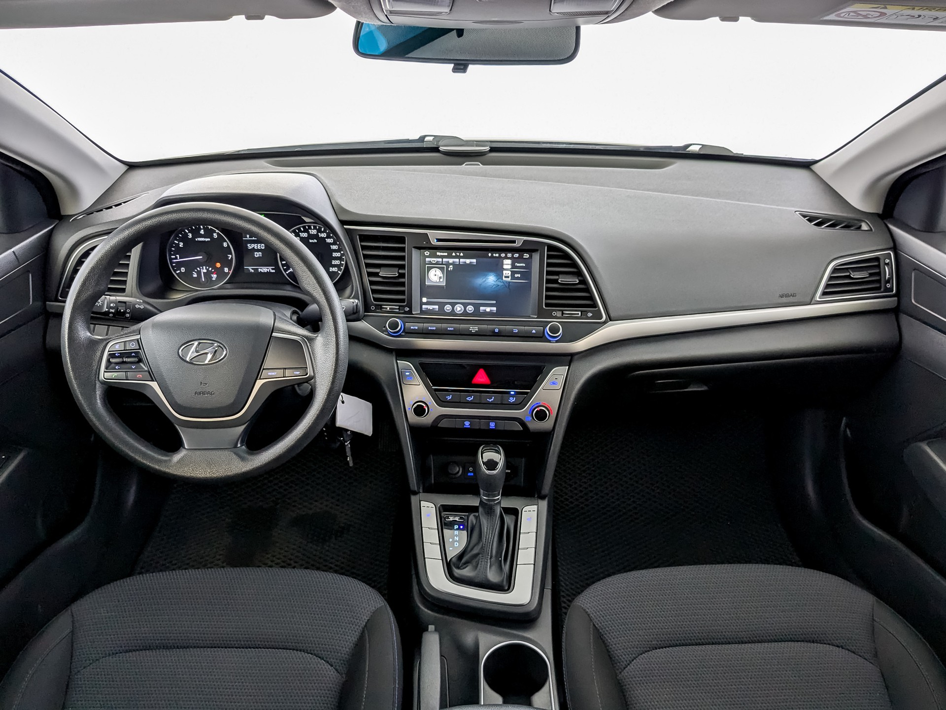 Hyundai Elantra Серебристый, 2016, 142 838 км