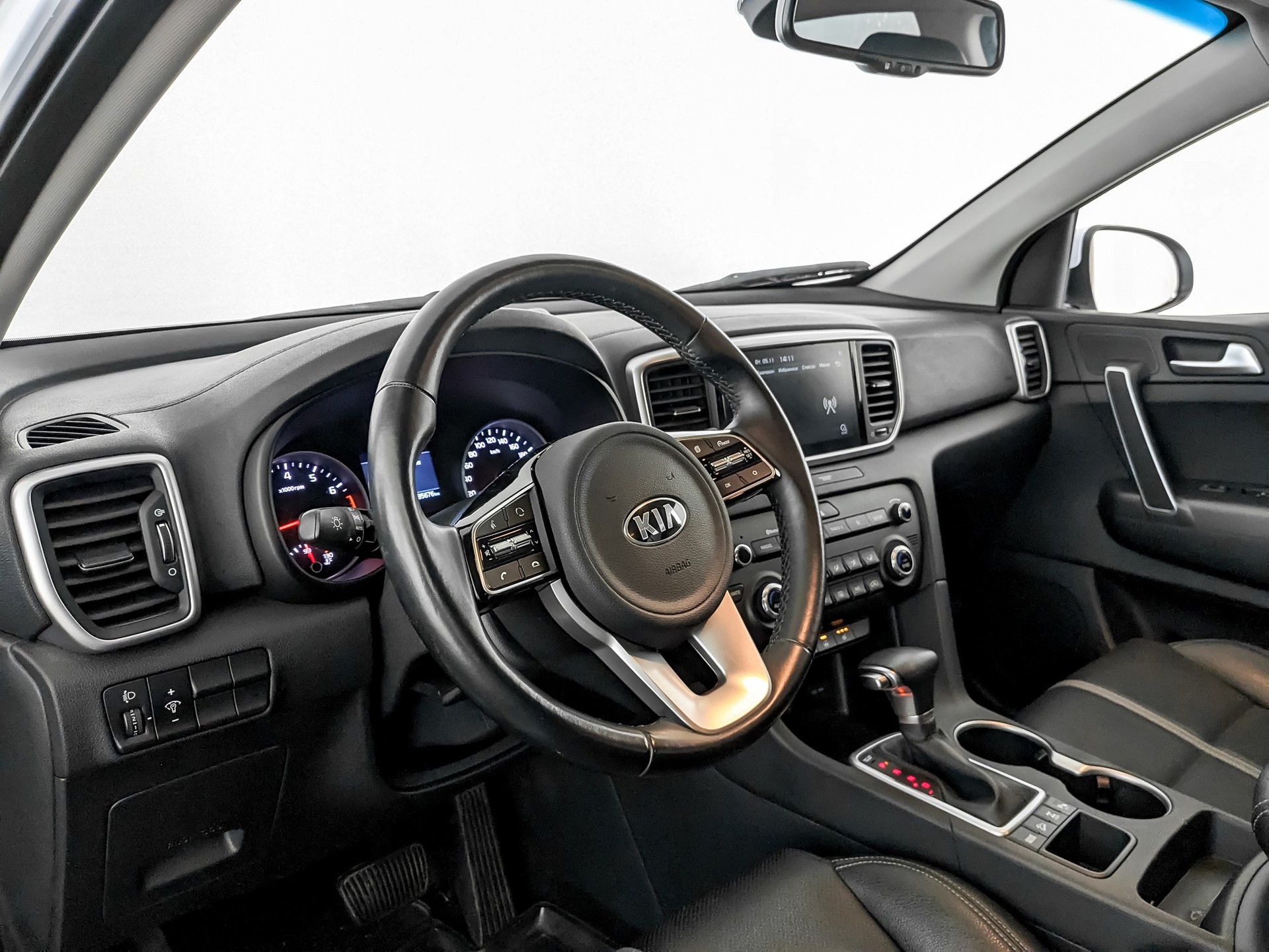 Kia Sportage Белый, 2021, 35 674 км