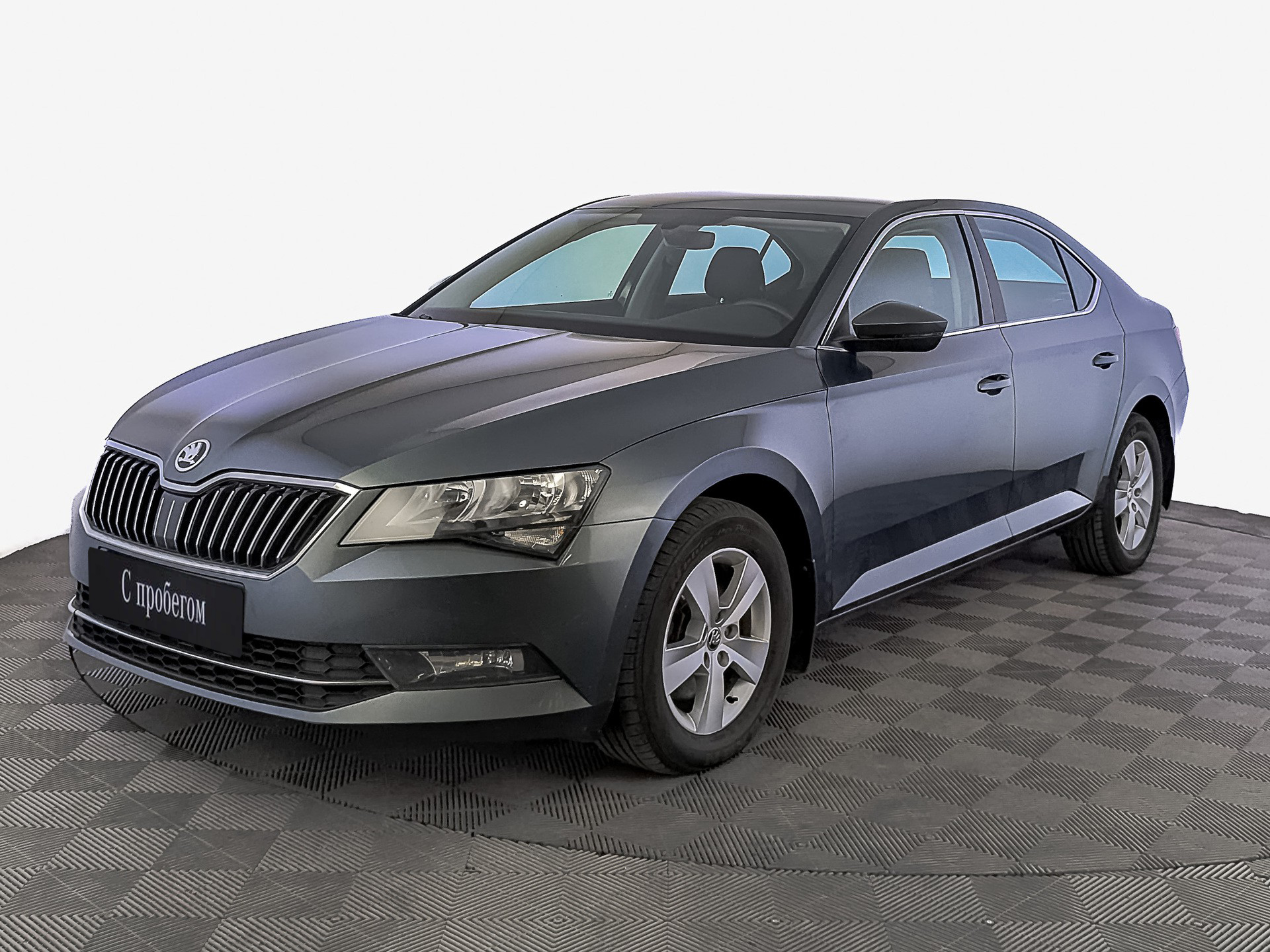 Skoda Superb серый, 2018, 68 947 км