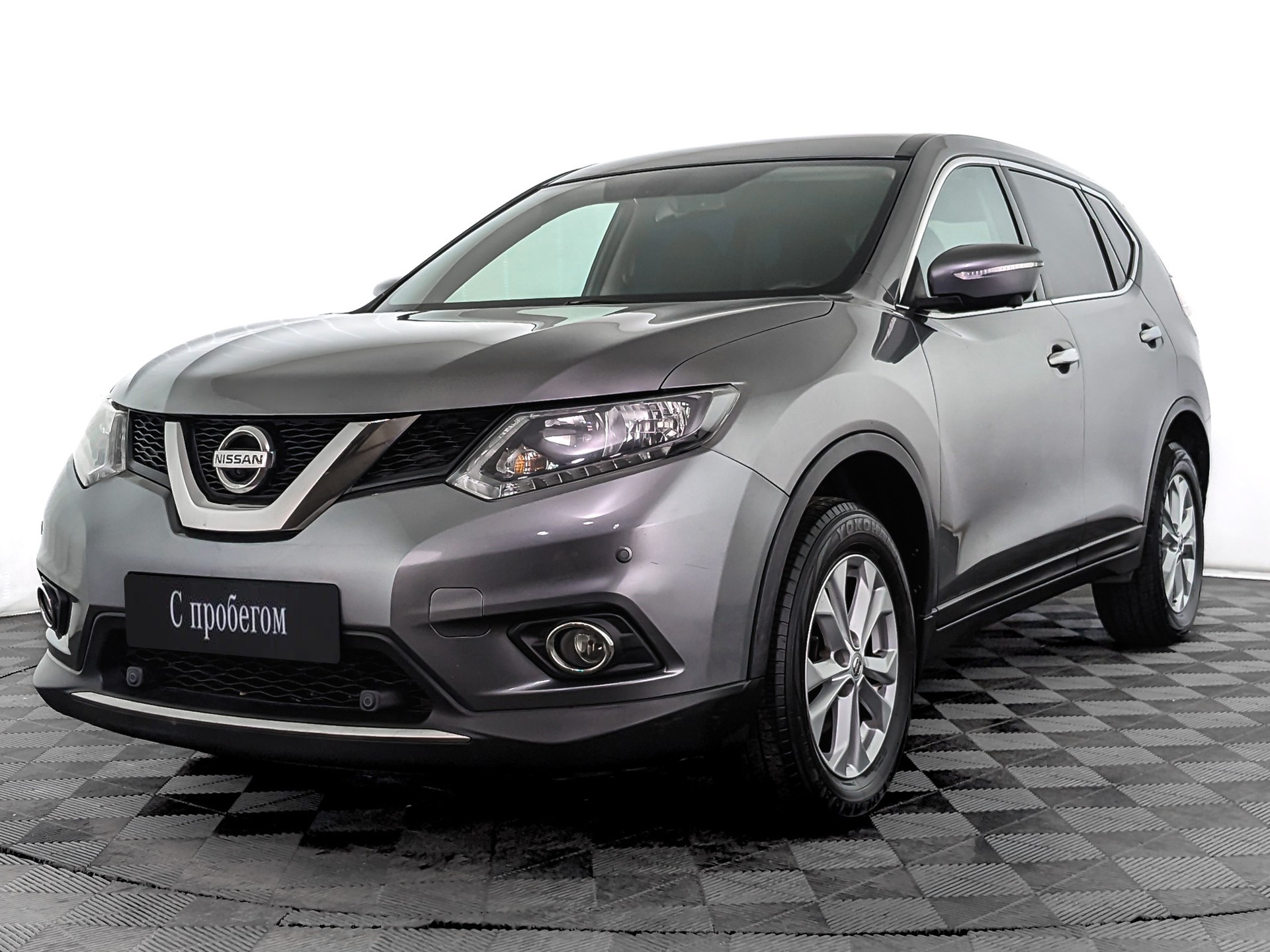 Nissan X-Trail серый, 2017, 119 570 км