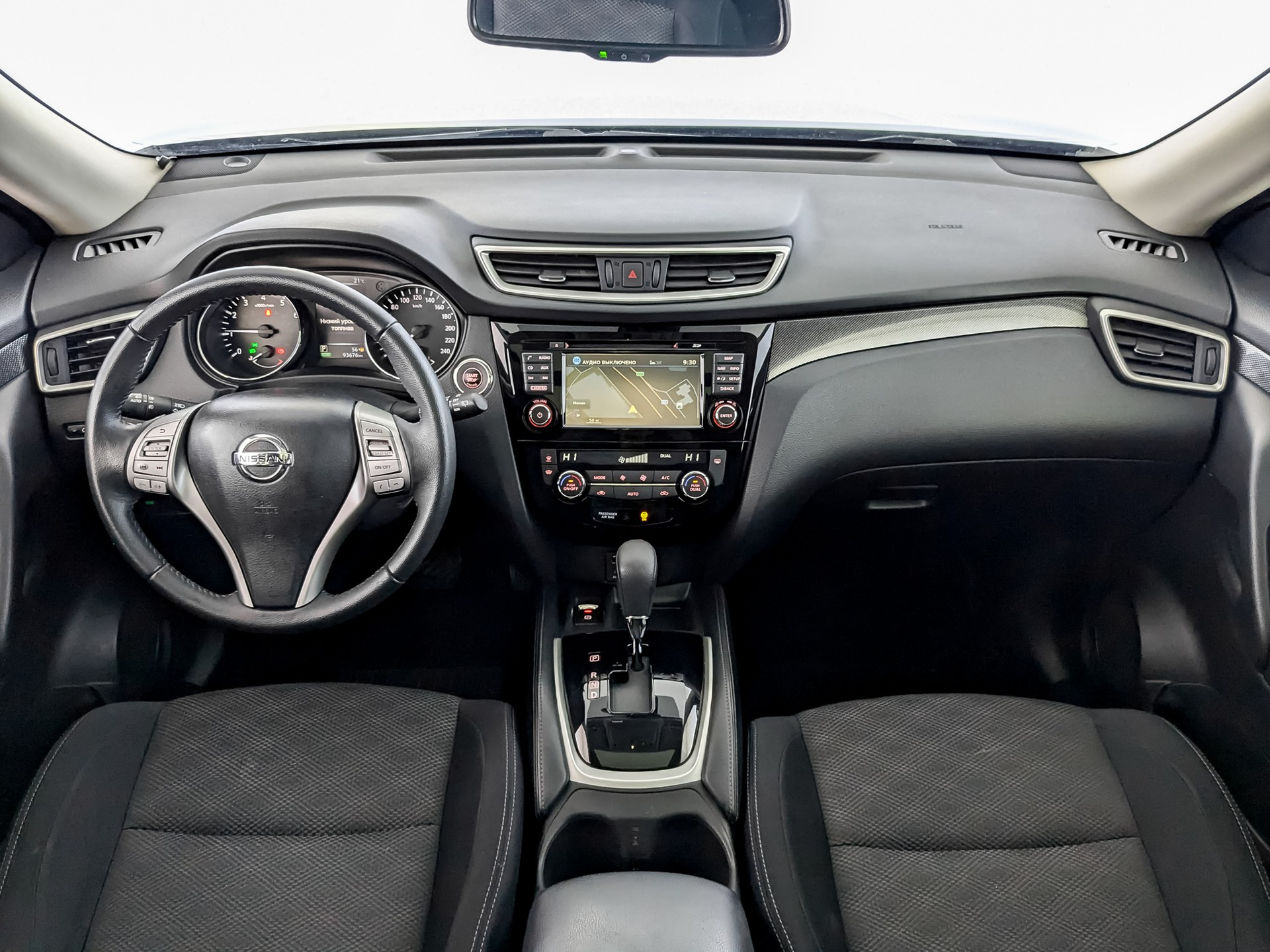 Nissan X-Trail черный, 2018, 93 700 км