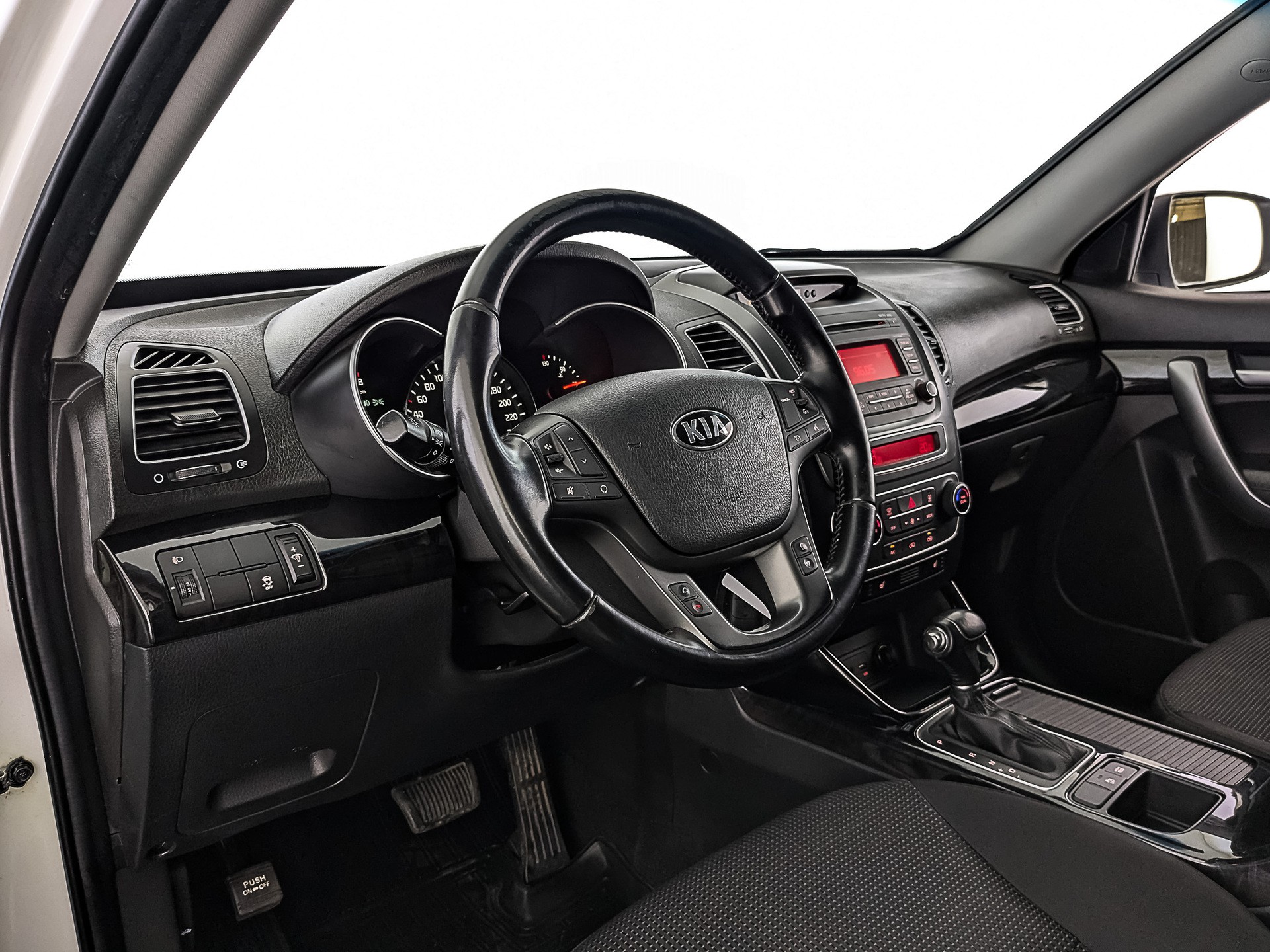 Kia Sorento Белый, 2018, 253 968 км