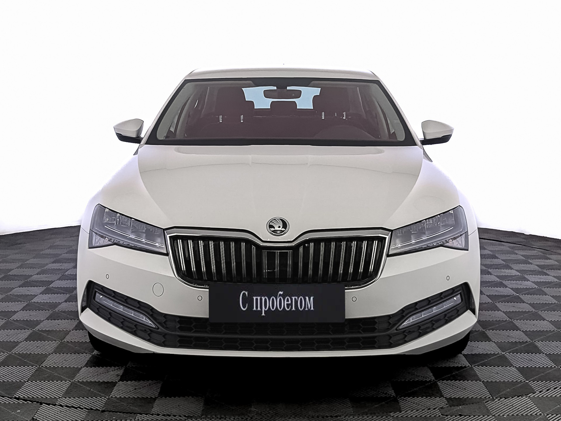 Skoda Superb белый, 2021, 89 780 км