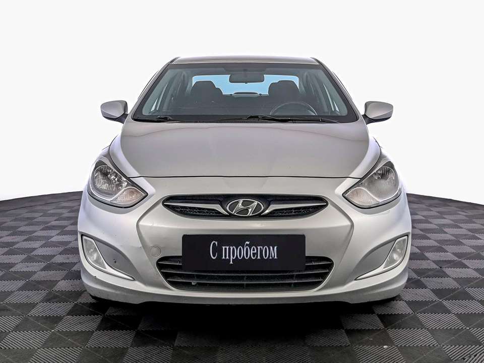 Hyundai Solaris Серебристый, 2012, 193 166 км