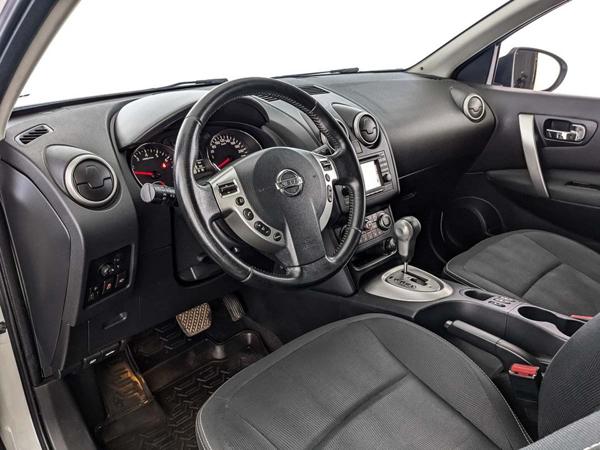 Nissan Qashqai Белый, 2010, 204 976 км