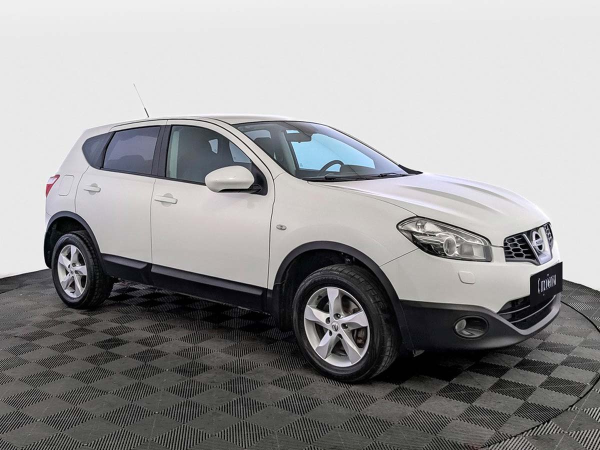 Nissan Qashqai Белый, 2010, 204 976 км