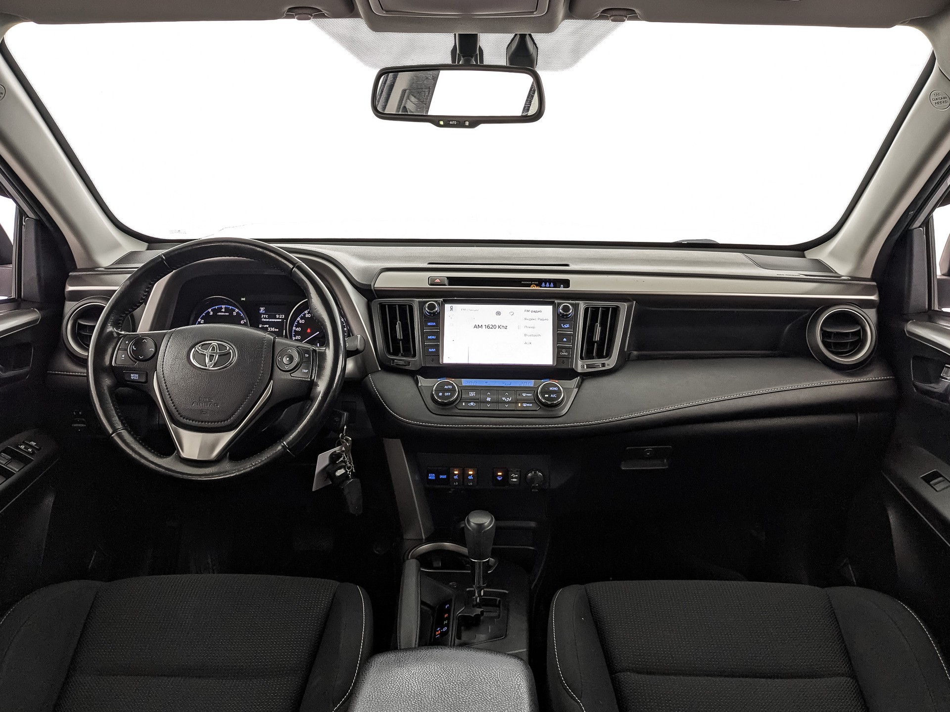 Toyota RAV4 Серебристый, 2019, 115 114 км