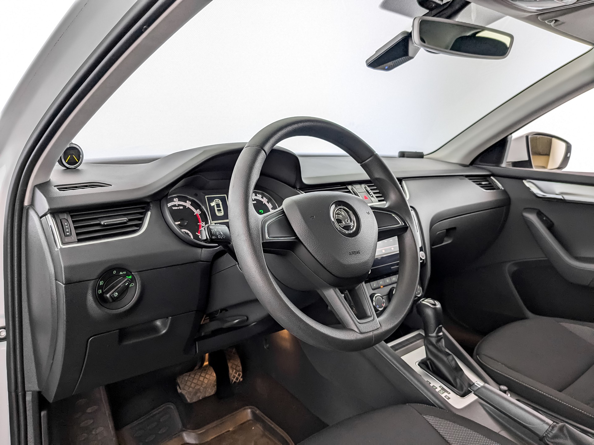 Skoda Octavia Белый, 2019, 67 859 км