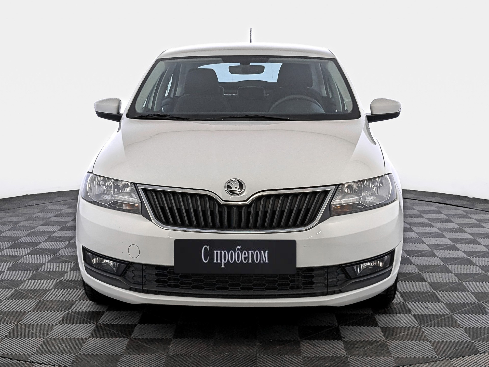 Skoda Rapid Белый, 2019, 80 551 км