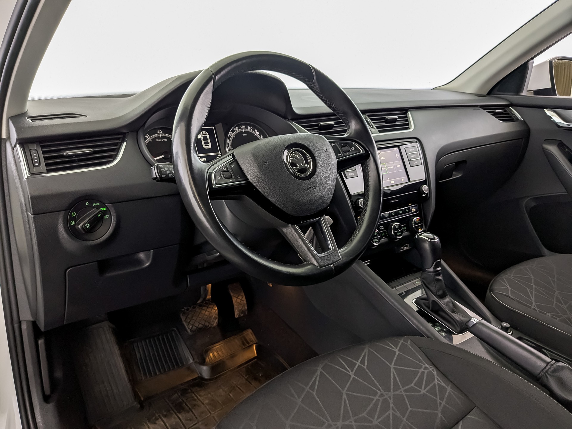 Skoda Octavia Белый, 2019, 79 960 км