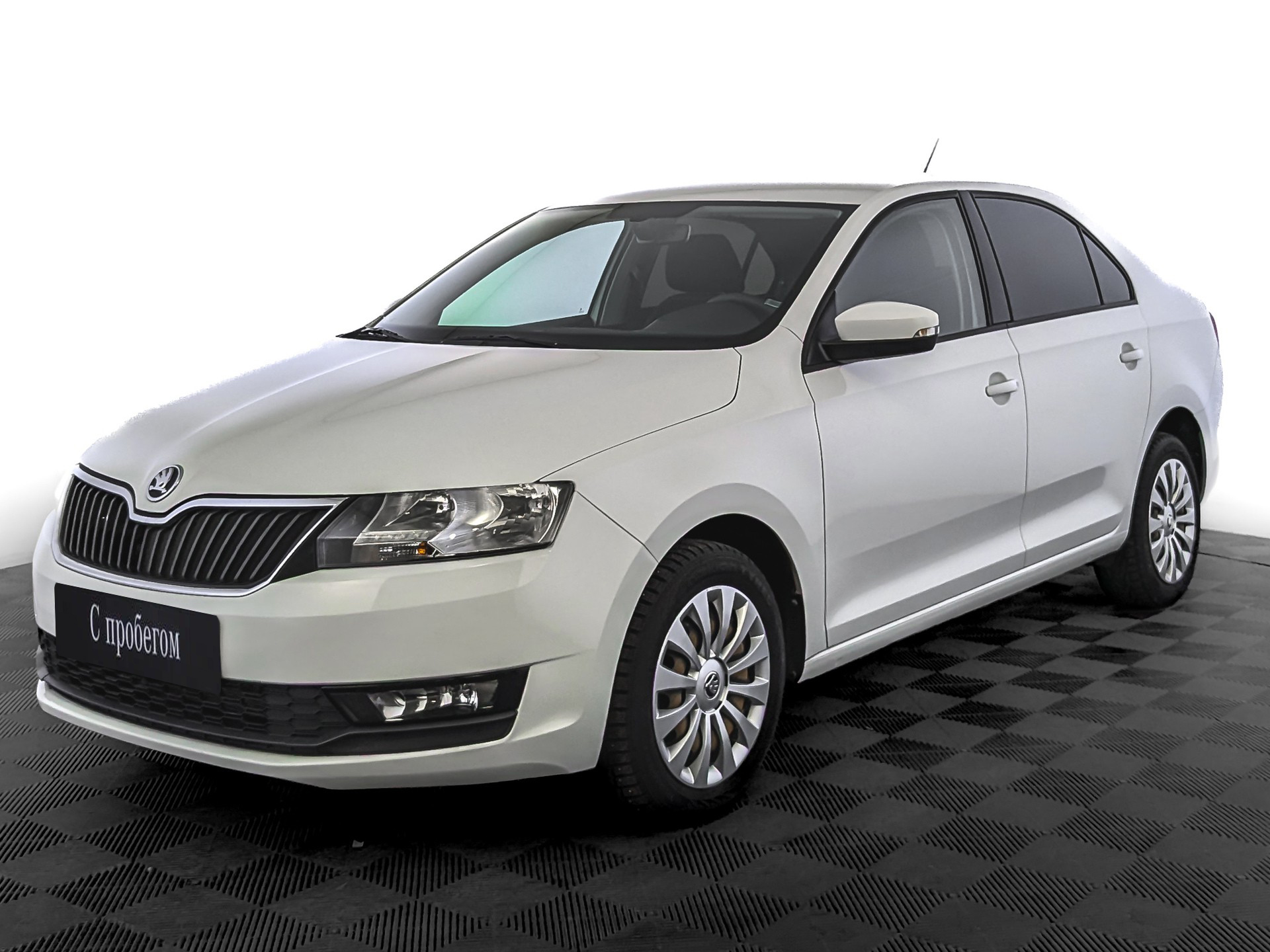 Skoda Rapid Белый, 2019, 59 540 км