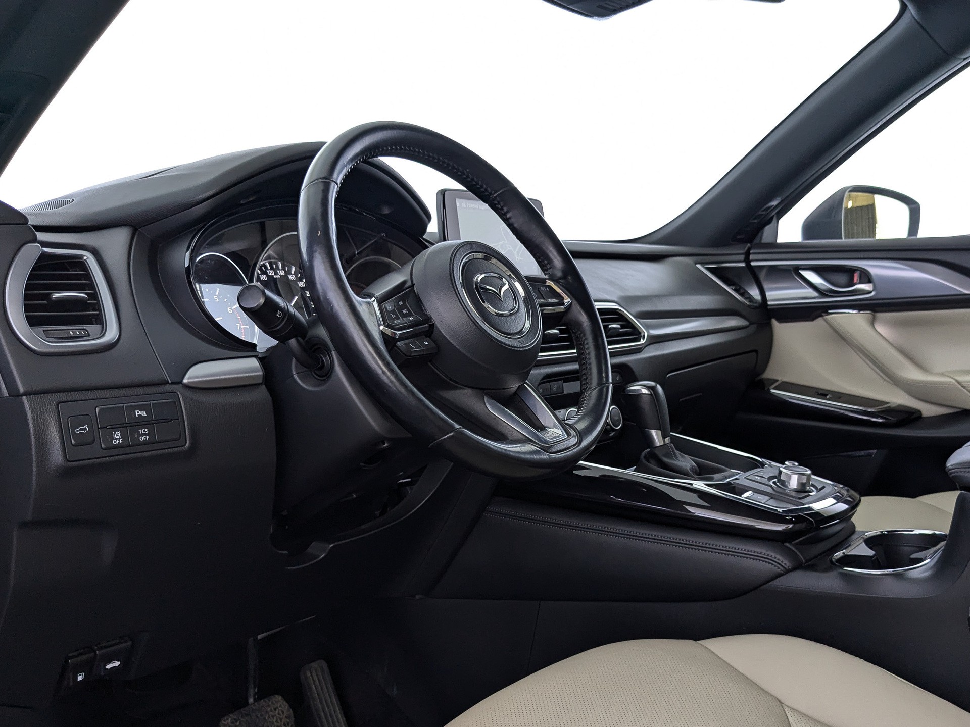 Mazda CX-9 белый, 2018, 105 051 км