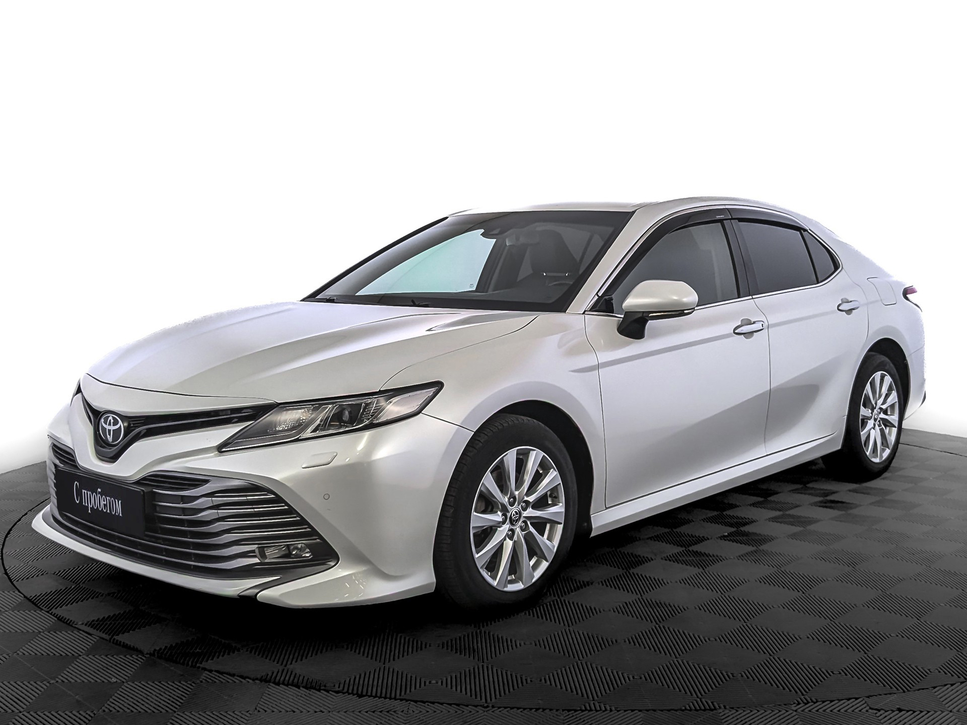 Toyota Camry Белый, 2021, 68 105 км