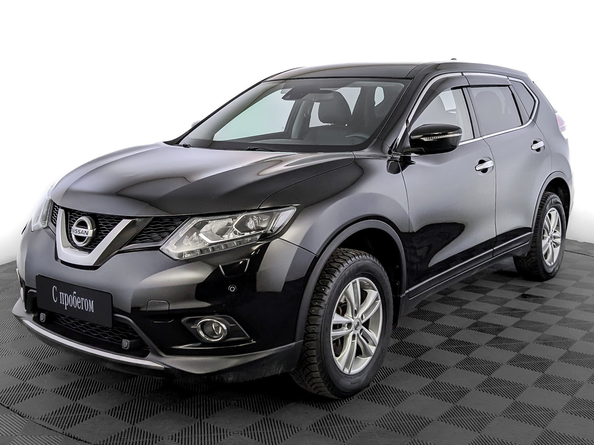 Nissan X-Trail черный, 2017, 96 964 км