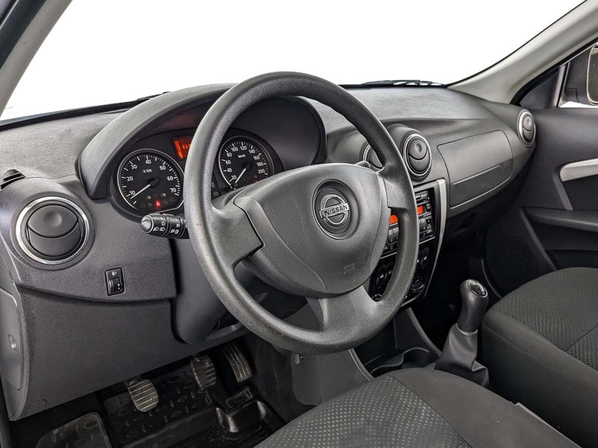 Nissan Almera Белый, 2015, 111 571 км