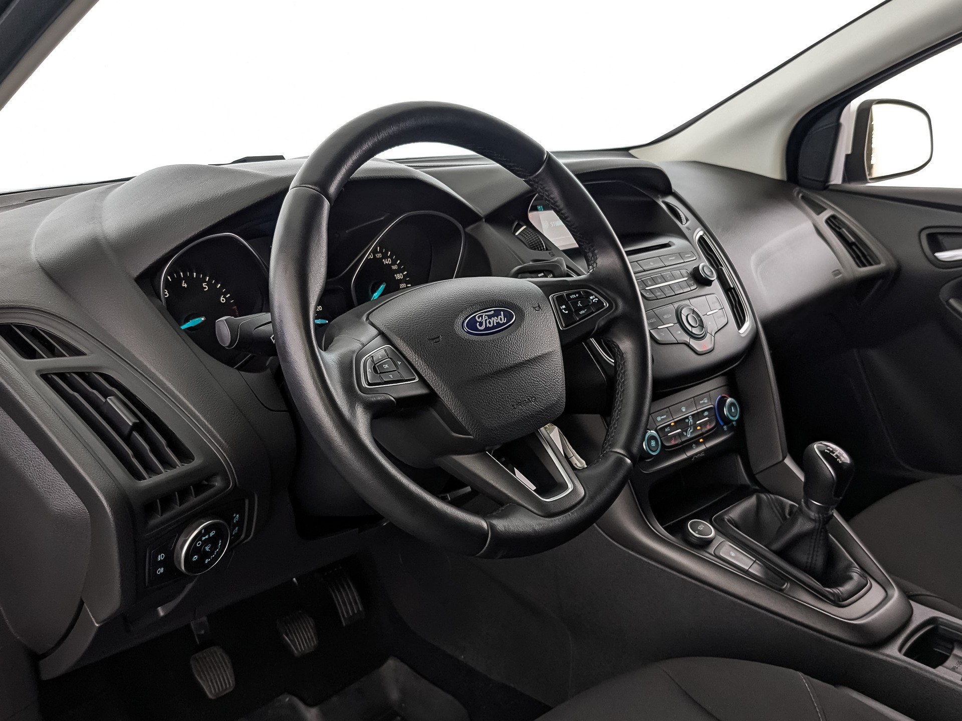 Ford Focus белый, 2018, 57 261 км