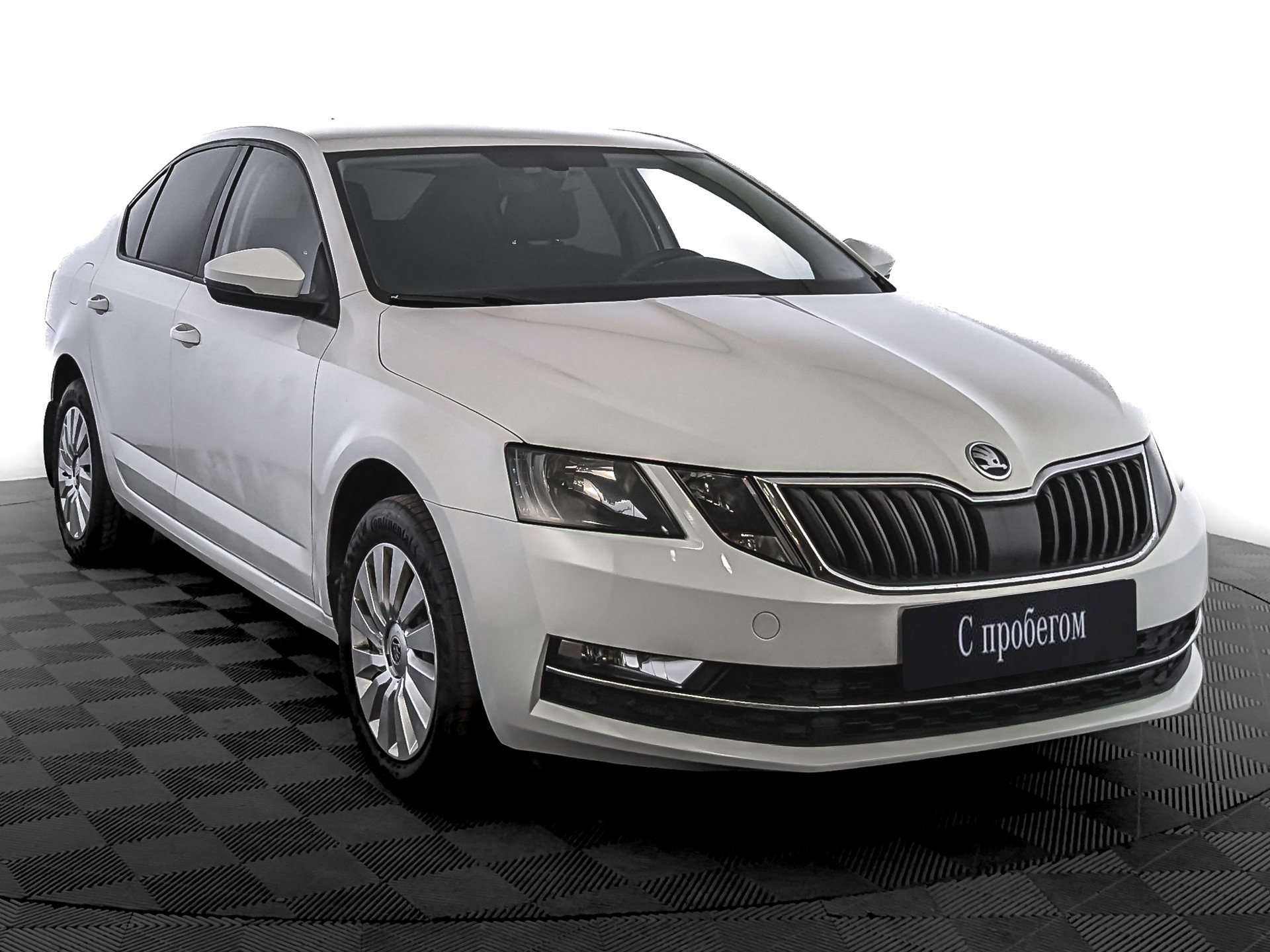 Skoda Octavia Белый, 2017, 125 669 км