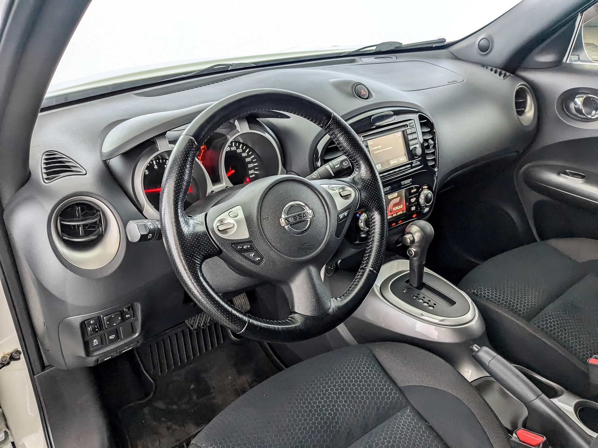 Nissan Juke белый, 2011, 67 702 км