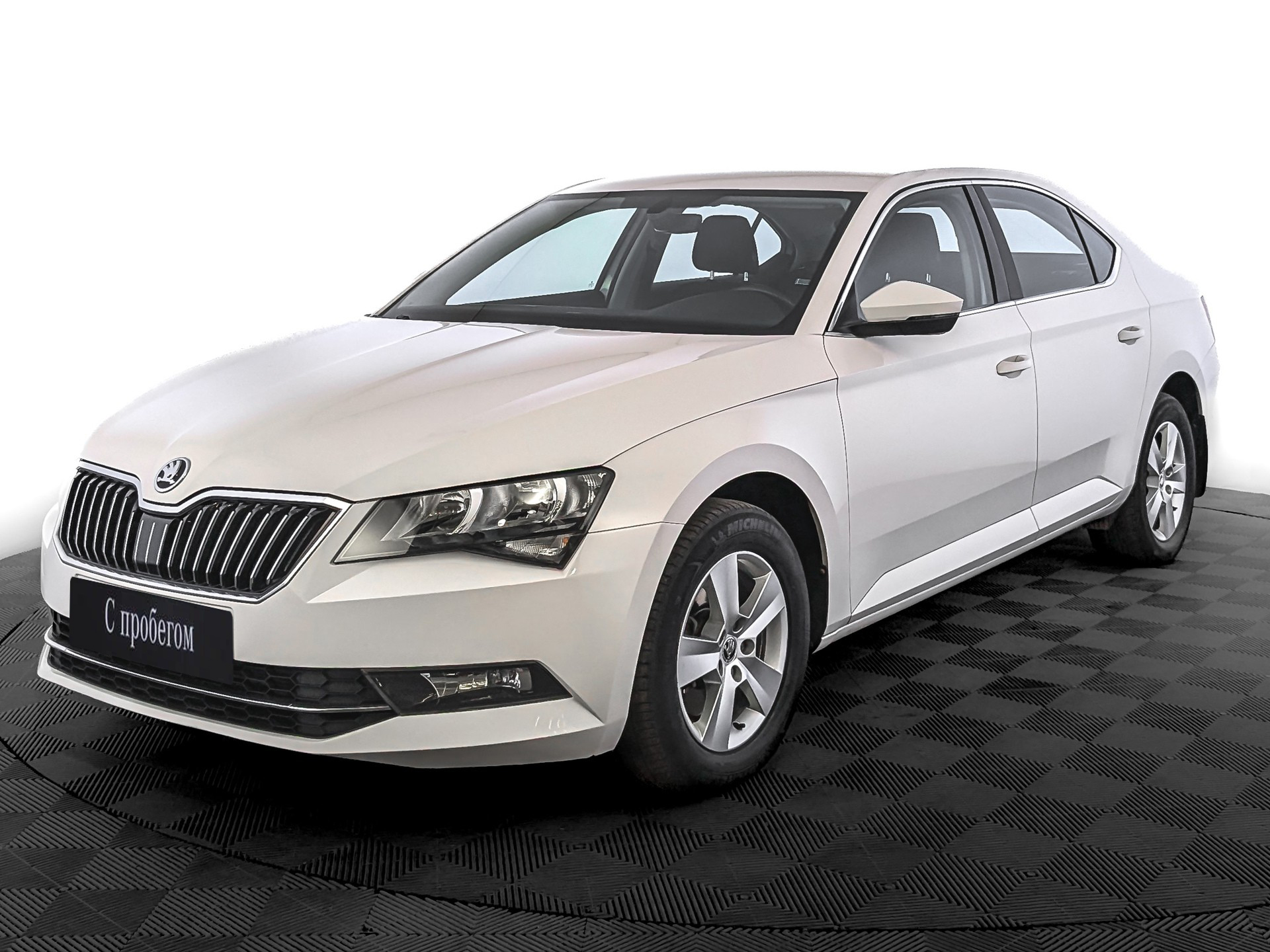 Skoda Superb белый, 2017, 116 986 км