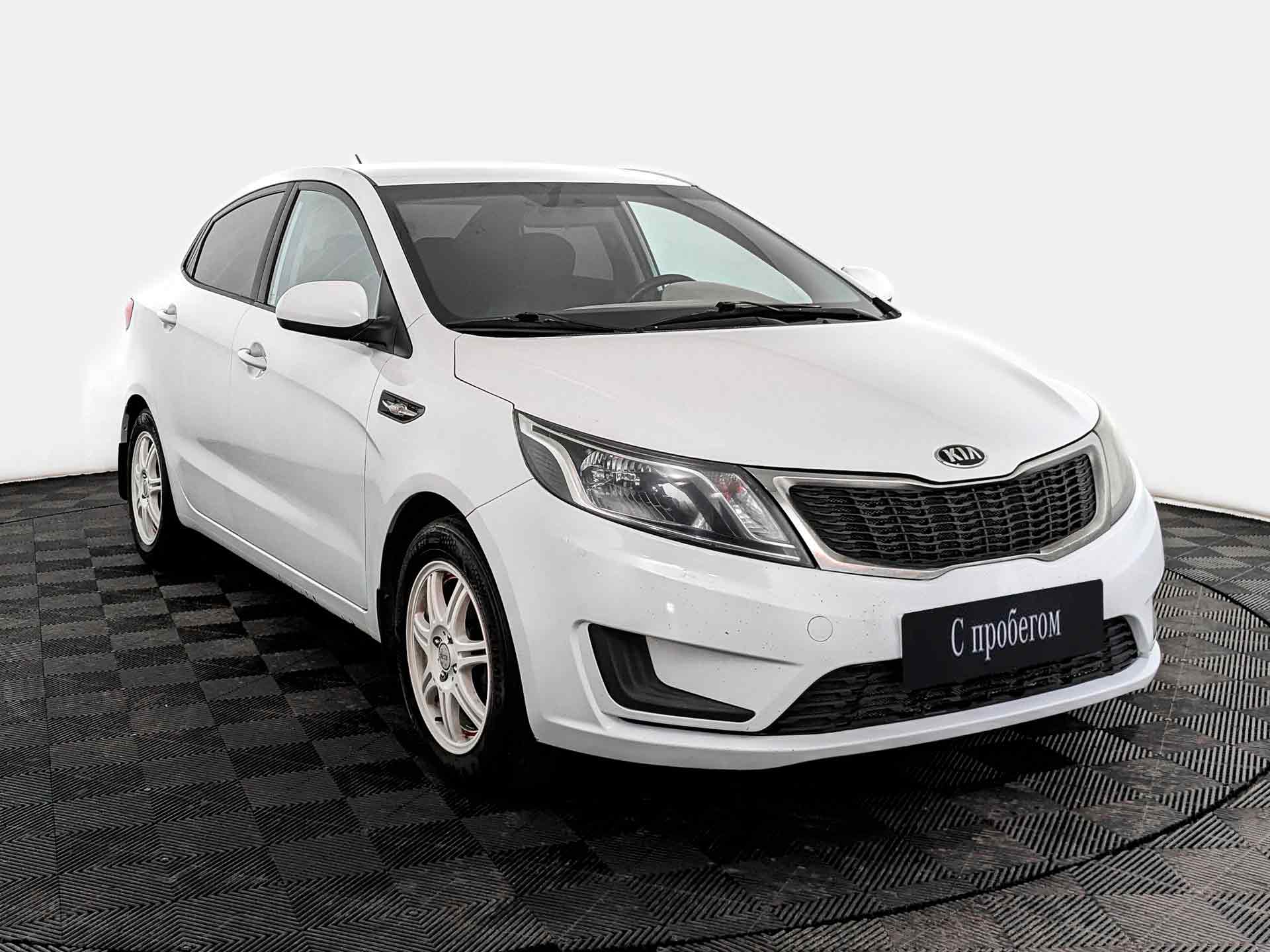 Kia Rio Белый, 2014, 149 583 км