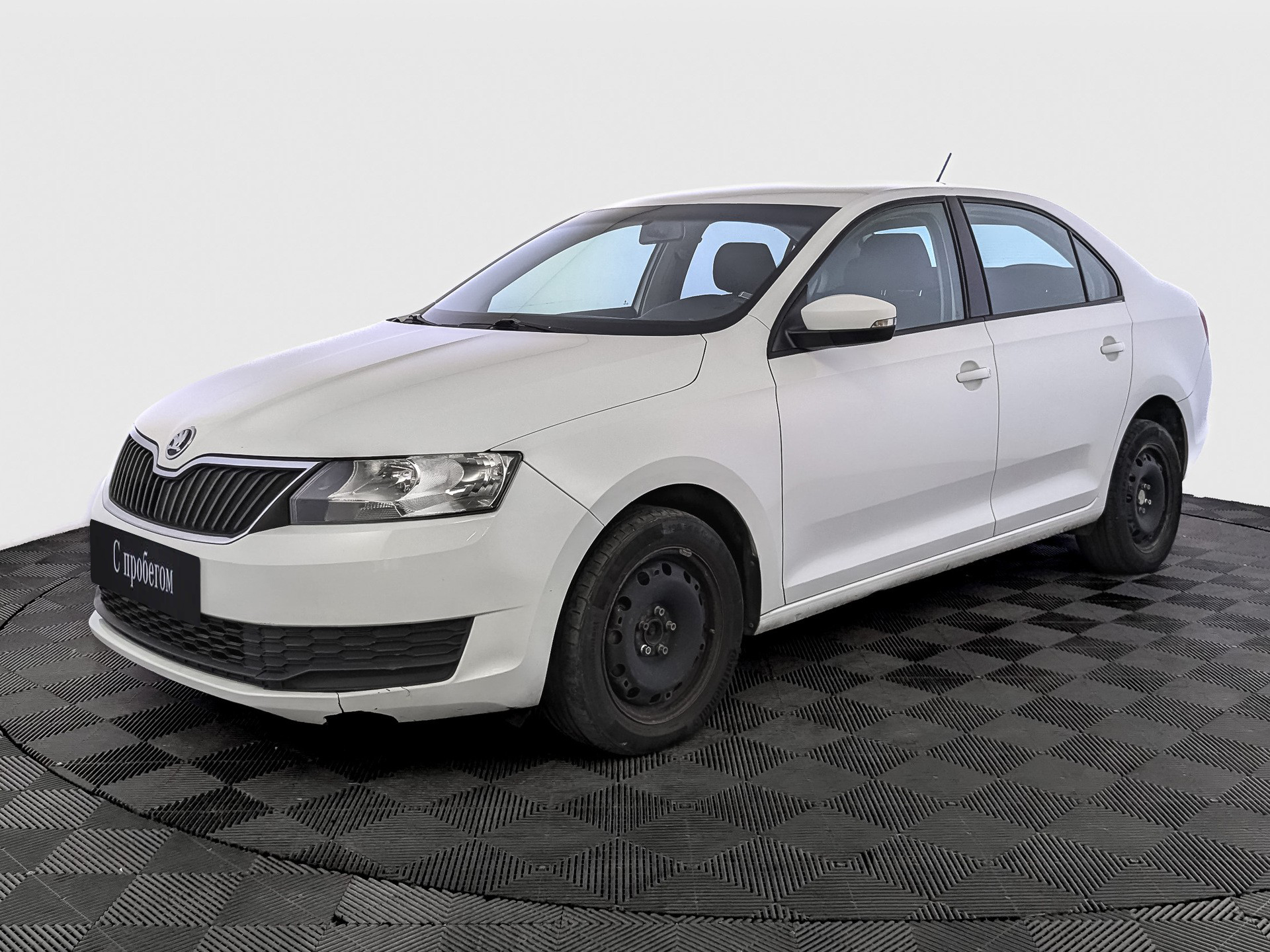 Skoda Rapid Белый, 2019, 89 074 км