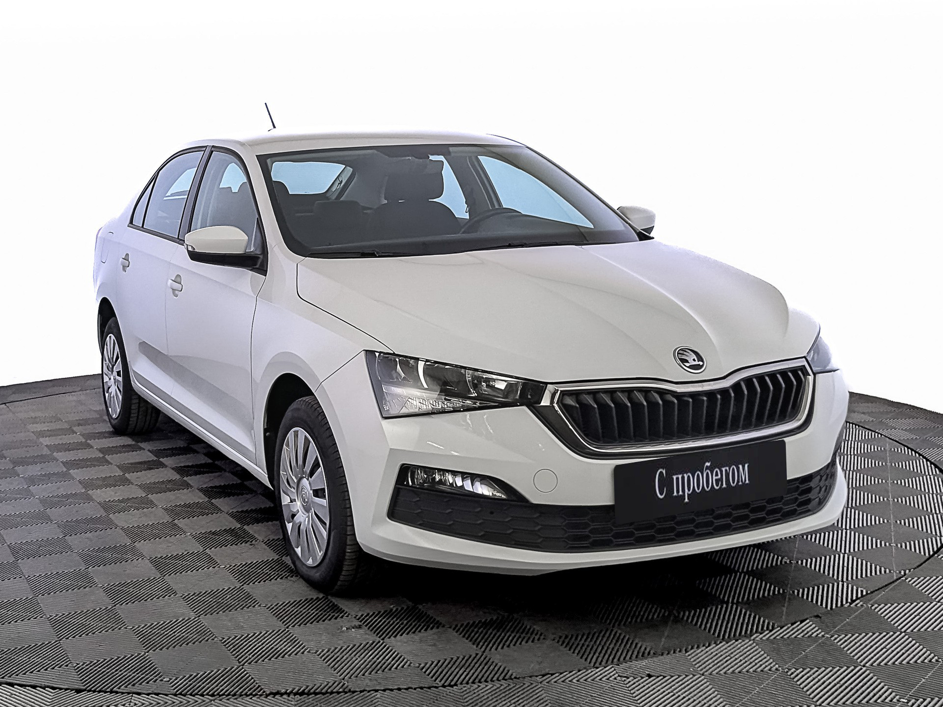 Skoda Rapid Белый, 2020, 54 094 км