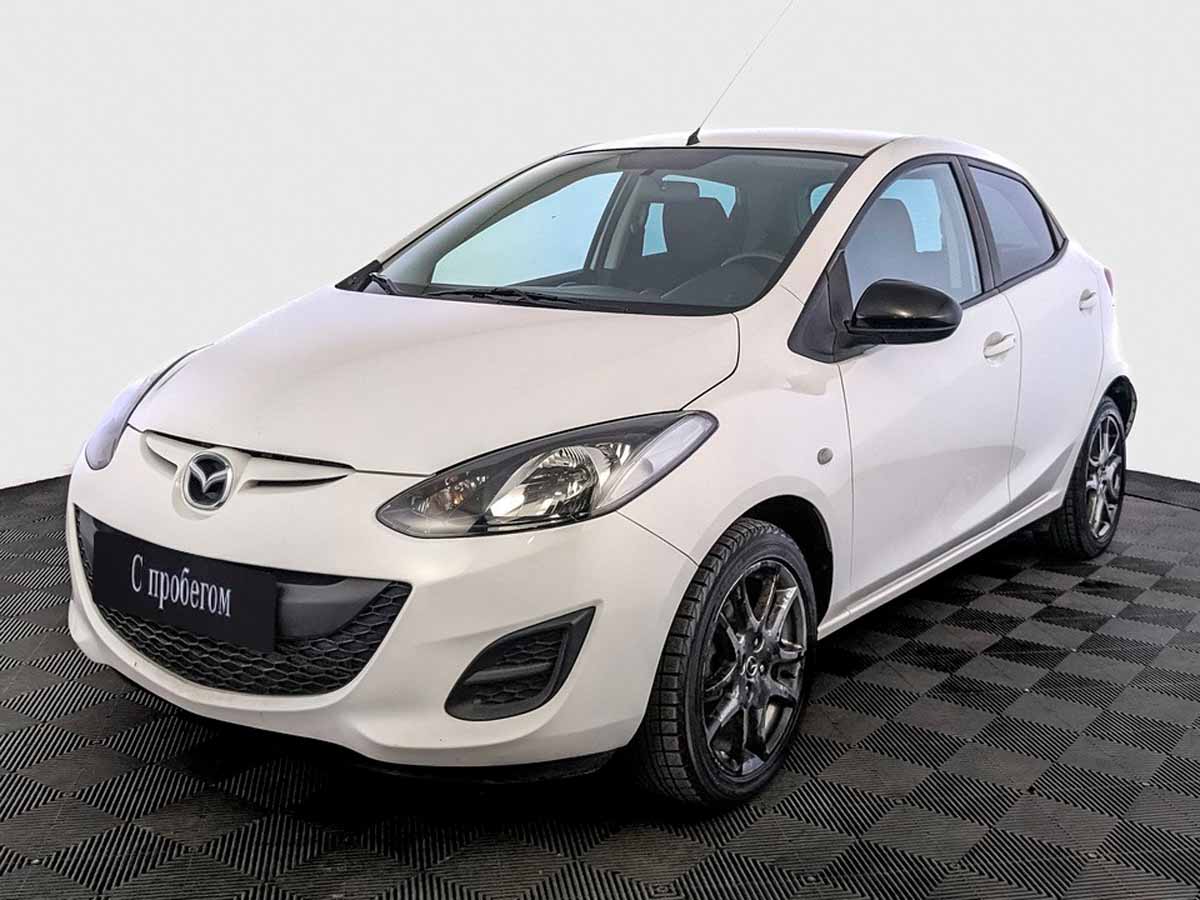 Mazda 2 Белый, 2013, 65 838 км