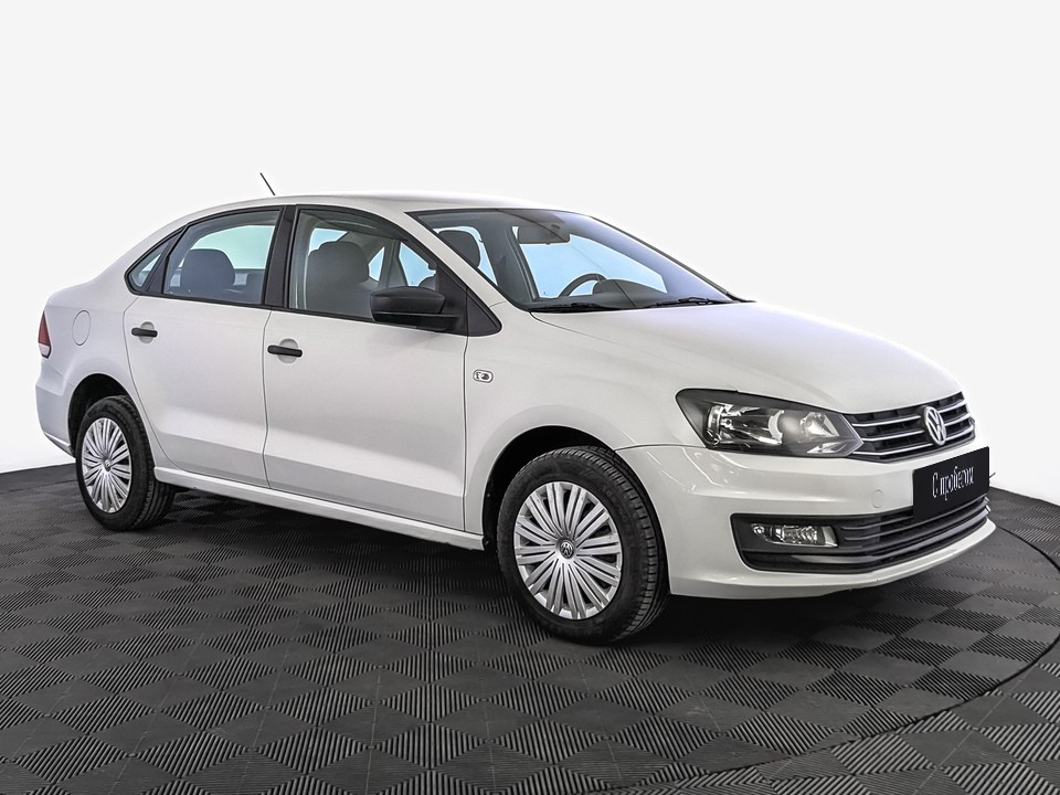 Volkswagen Polo Белый, 2018, 107 618 км