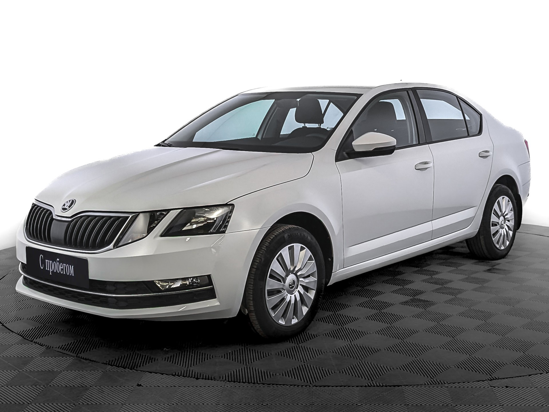 Skoda Octavia Белый, 2017, 52 196 км