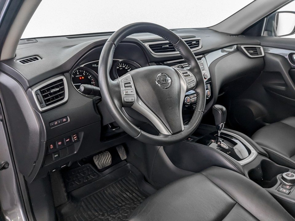 Nissan X-Trail Серый, 2015, 99 996 км