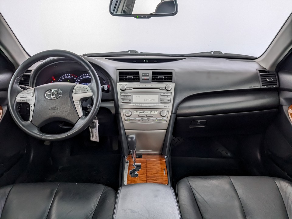 Toyota Camry Серебристый, 2010, 325 463 км