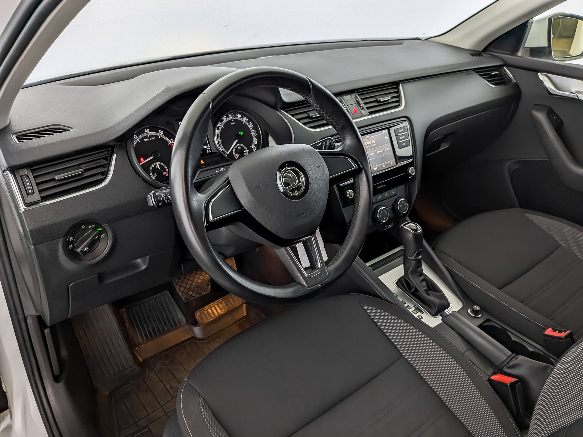 Skoda Octavia Белый, 2019, 60 338 км