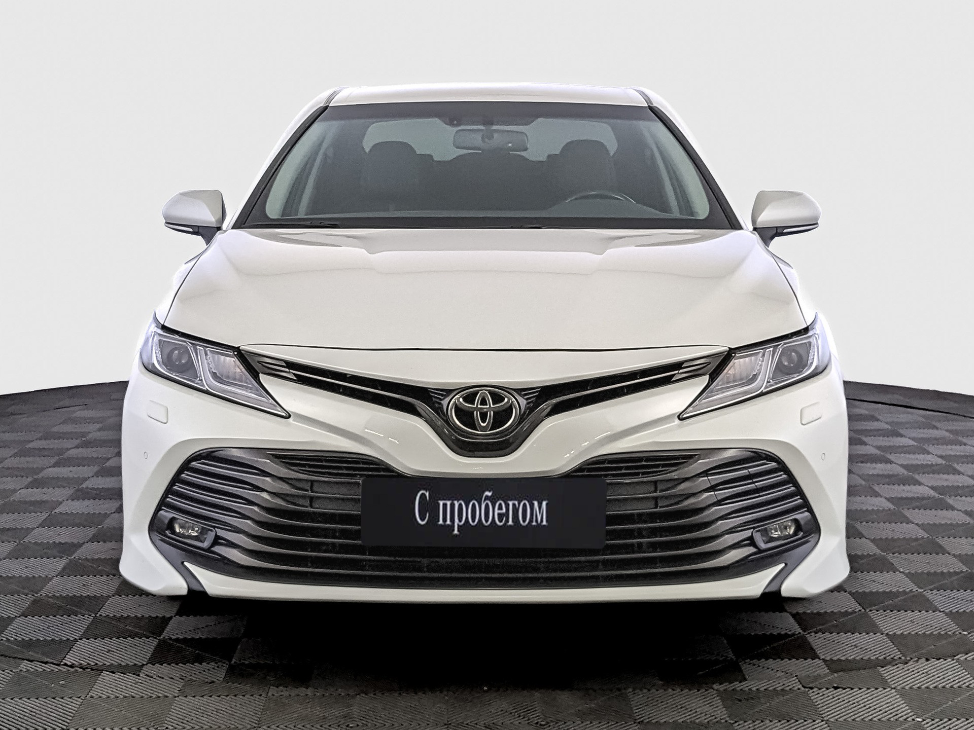 Toyota Camry Белый, 2021, 77 532 км