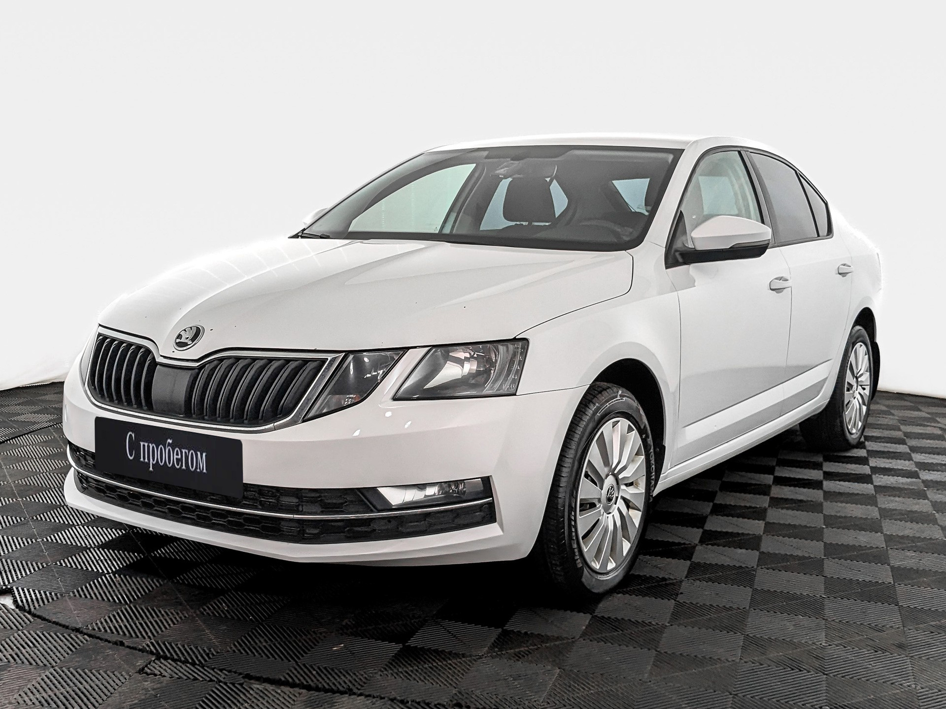 Skoda Octavia Белый, 2017, 193 050 км