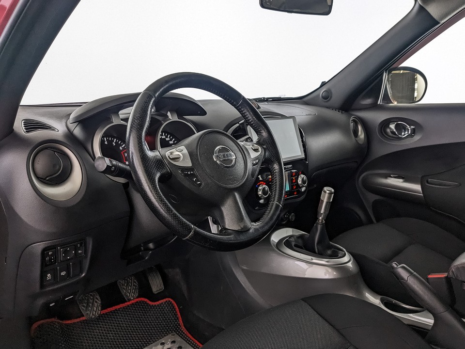 Nissan Juke Красный, 2011, 21 696 км