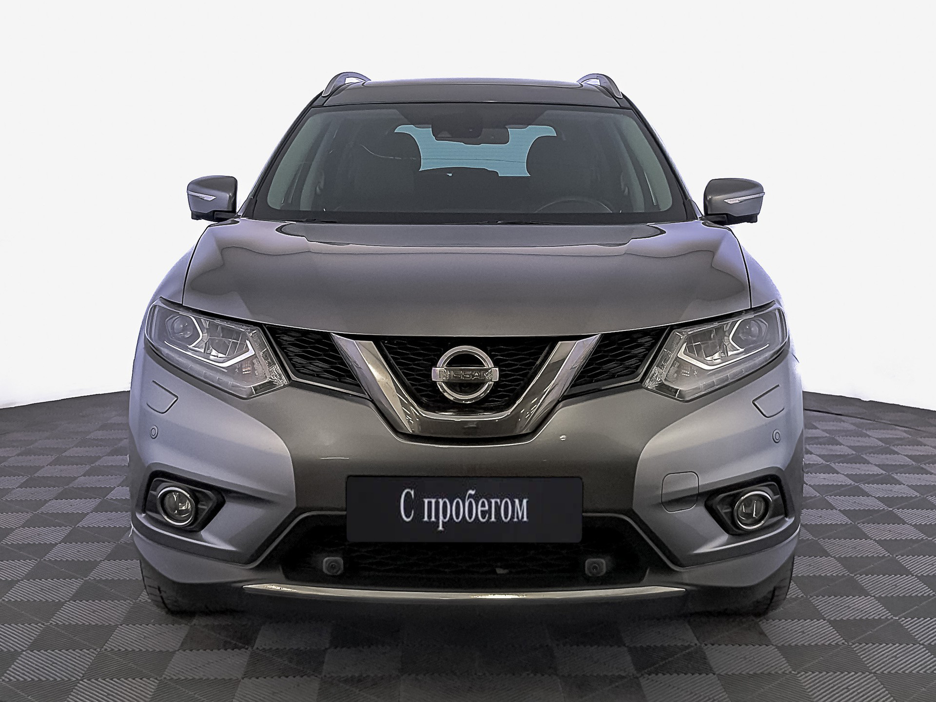 Nissan X-Trail серый, 2017, 135 560 км